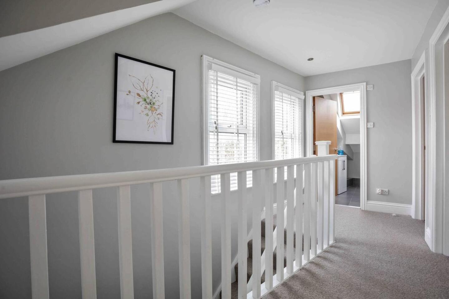 Stylish & Spacious 3 Bed Apartment With Parking Sheffield Bagian luar foto