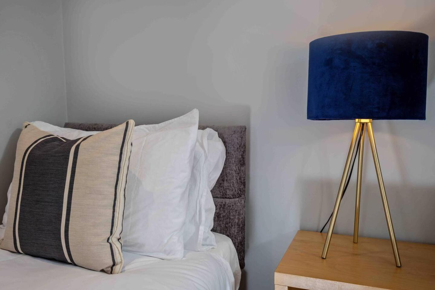 Stylish & Spacious 3 Bed Apartment With Parking Sheffield Bagian luar foto